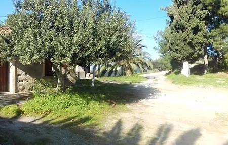 Trouli House *